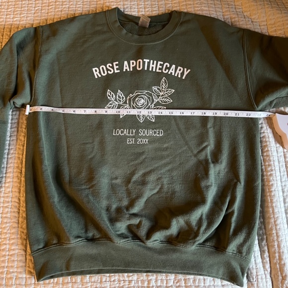 Rose Apothecary sweatshirt | Gildan | M unisex - Picture 3 of 5